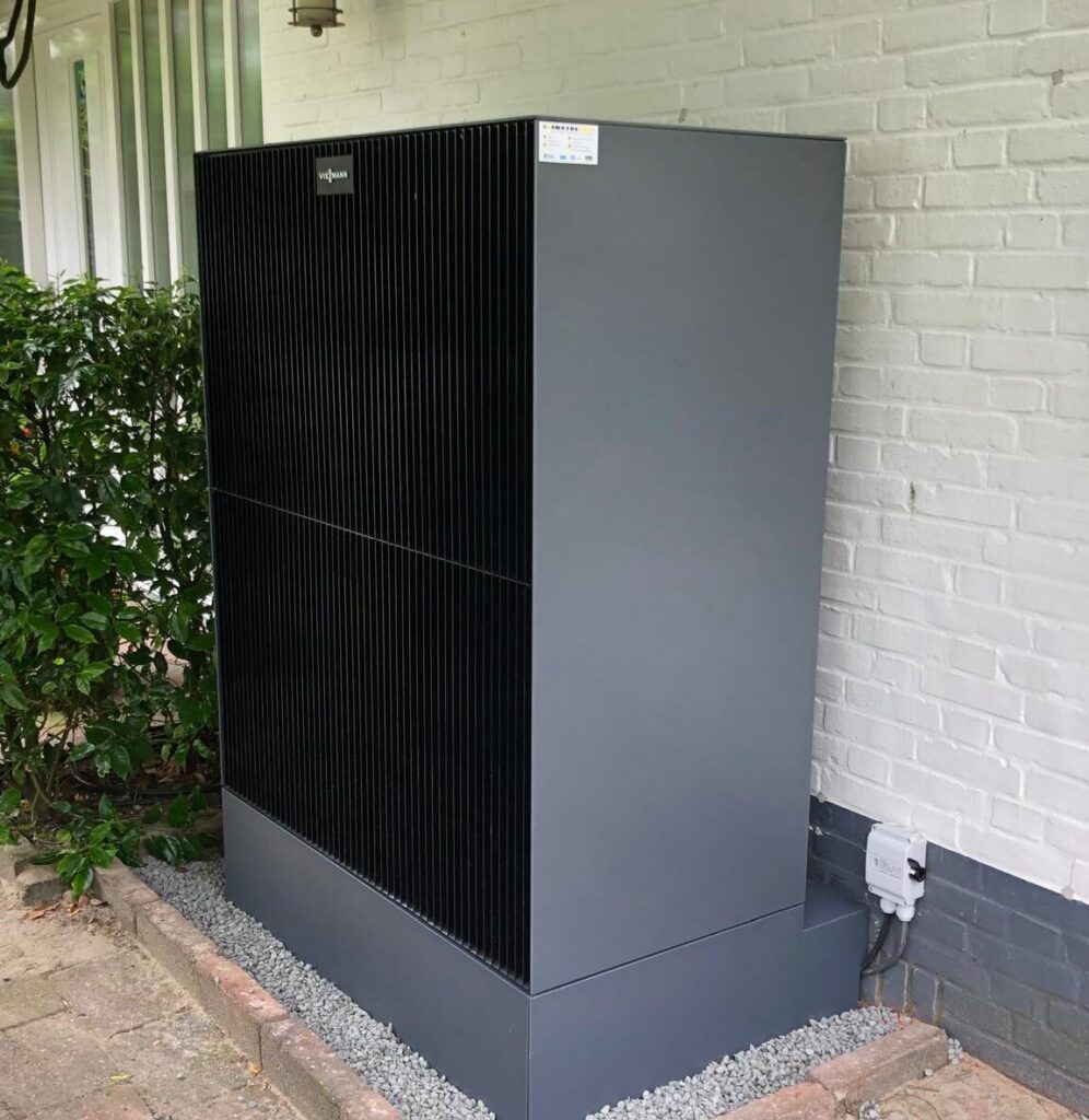 Viessmann warmtepomp buitenunit geïnstalleerd bij klant